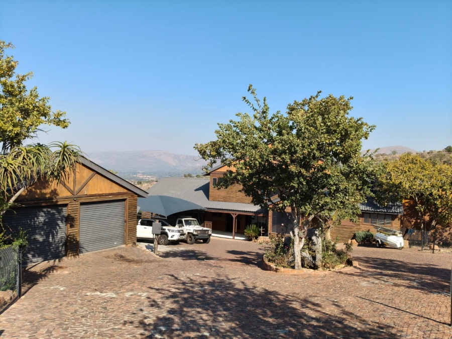 5 Bedroom Property for Sale in Waterkloof A H North West
